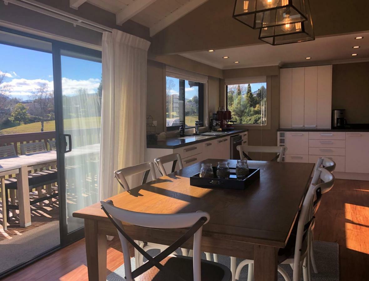 Kinloch Lakeview Lodge - Taupo المظهر الخارجي الصورة
