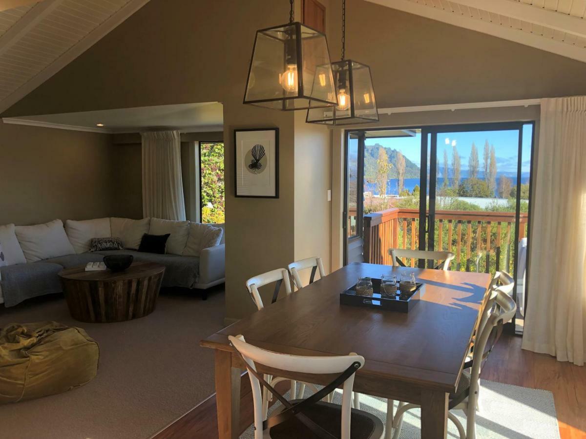 Kinloch Lakeview Lodge - Taupo المظهر الخارجي الصورة
